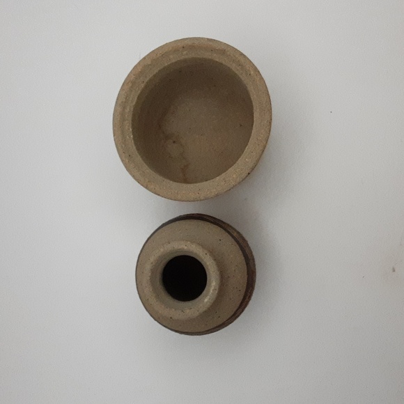 Vintage Hand Thrown Small Stoneware Pots Signed - Picture 5 of 8